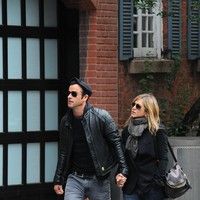 Jennifer Aniston and Justin Theroux walk hand in hand photos